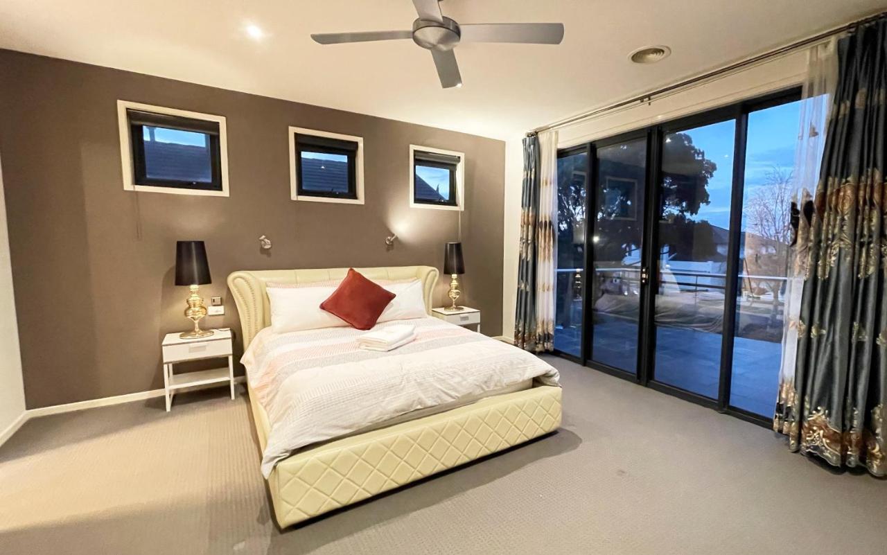 Luxury 7Brm Entire House Lakeview Blackswans Wifi Bbq Resort Point Cook Eksteriør bilde